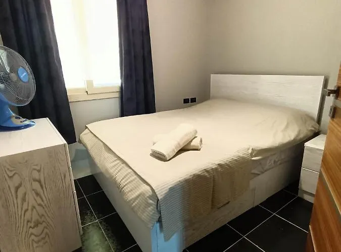 Tony's Privy Beds By Red Sea
