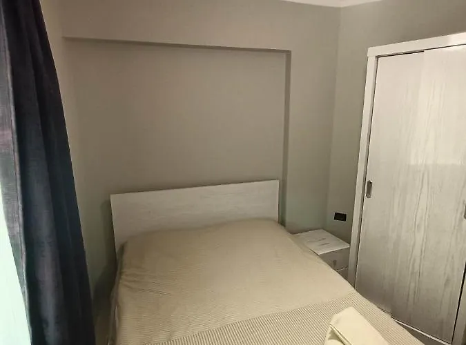 Tony's Privy Beds By Red Sea